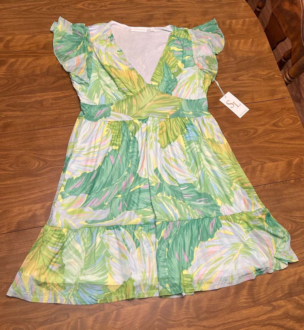 NWT Sunny Leigh Tropical Leaf V-Neck Flutter Sleeve Tiered Dress Size Medium